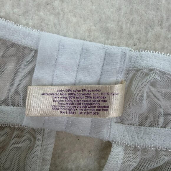 Y2K Cacique Baby Doll White Sheer Lace Mini Slip Size 26/28 - Picture 6 of 8